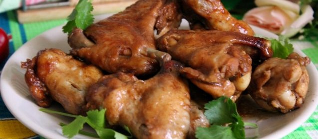 Пикантные куриные крылышки в микроволновке