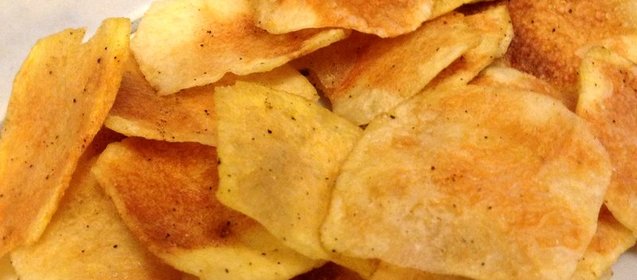 Быстрые картофельные чипсы в микроволновке