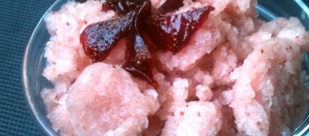 Фроузен (замороженный десерт) из дыни и клубники