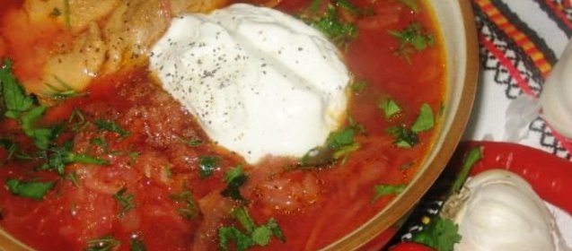 Салат из манжетки с яйцом