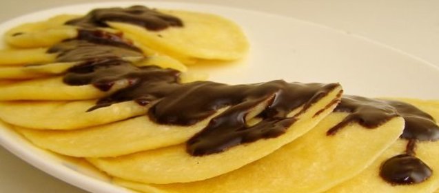 Сладкие лепешки с кокосом (в микроволновке)