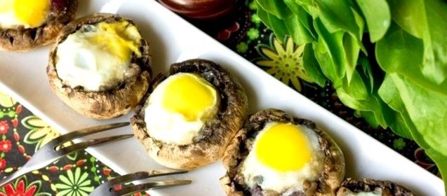 Перепелиные яйца в шампиньонах в микроволновке