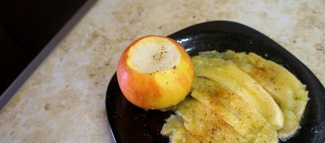 Яблоко и банан запеченные в микроволновке