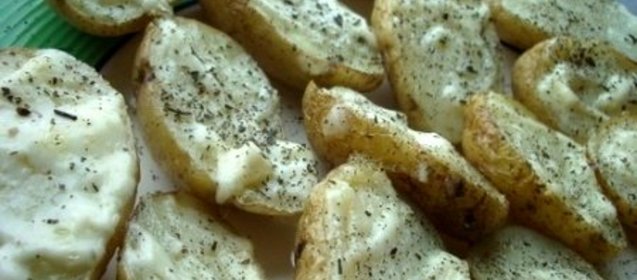 Печеная картошка в микроволновке