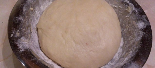 Дрожжевое тесто на кефире для булочек