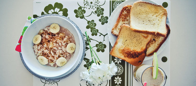 Французский завтрак: каша, тосты и смузи