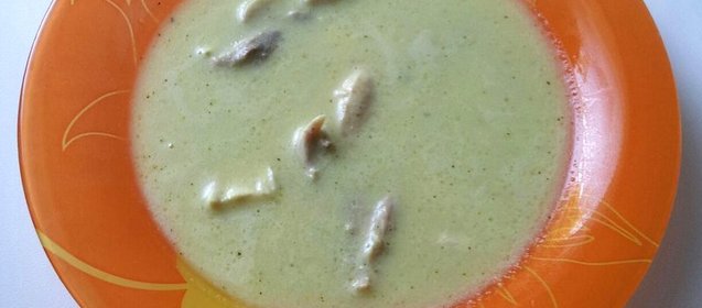 Куриный суп с карри и кабачками
