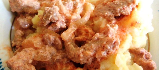 Свинина в сметанном соусе из микроволновки