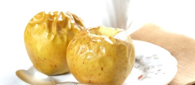 Печеные яблоки в микроволновке