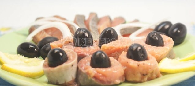 Яблоки с луком