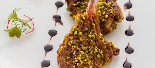 Ягнятина на гриле с фисташками